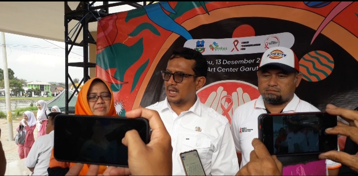 Helmi Budiman Wakil Bupati (Wabup) Garut mengatakan, HIV terjadi kebanyakan dari perilaku berisiko