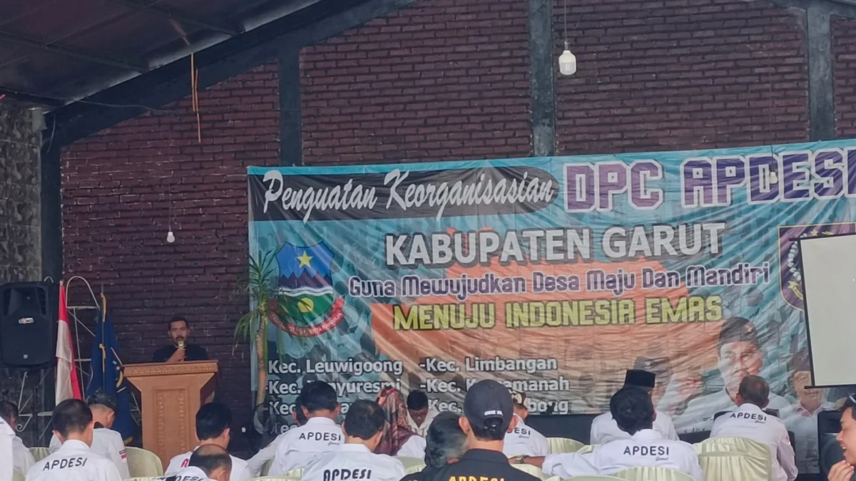 Kabid Pemdes DPRD Garut Idad Badrudin mengingatkan pentingnya memberikan perhatian terhadap sekretaris desa