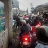 Jalan Nasional Diterapkan One Way, Pengendara di Garut Bersabar Tunggu Giliran Jalan