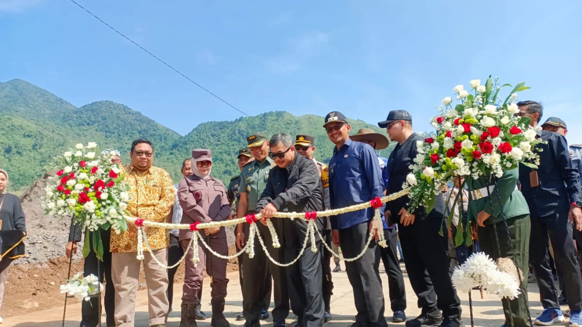 Peresmian jalan Ibrahim Adjie oleh Bupati Garut Rudy Gunawan