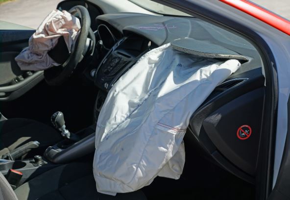 Kalian Harus Tahu, Inilah Fungsi Airbag di Dalam Mobil