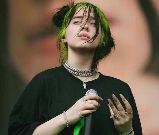 Billie Eilish Tertarik Pada Perempuan, Begini Katanya!