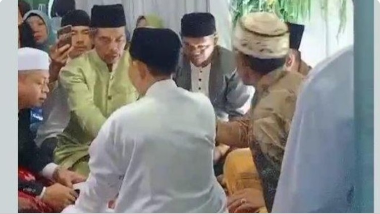 Pengantin Sejenis di Cianjur Jalani Hubungan Jarak Jauh Melalui Facebook