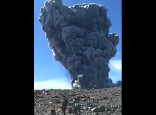 Gunung Marapi Meletus, 11 Orang Meninggal Hingga Membahayakan Penerbangan