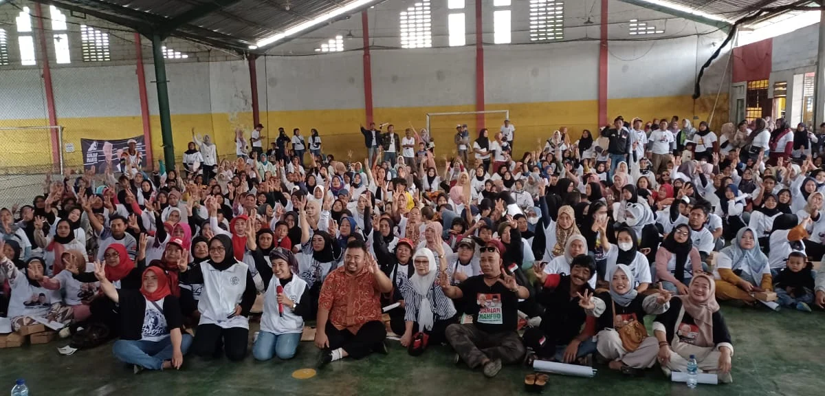 DPC PDI Perjuangan Kabupaten Garut menggelar workshop untuk memaksimalkan peran perempuan sebagai juru kampanye. Workshop ini digelar di GOR SGIP Desa Cibunar, Kecamatan Cibatu, Kabupaten Garut, Jumat 19 Januari 2024.