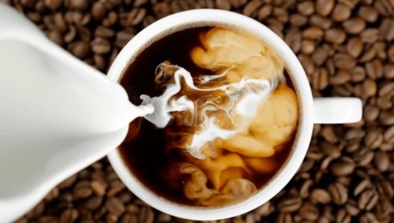 Cara Membuat Kopi Susu Ala-Ala Café, Cek Resepnya Disini!