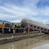 Kecelakaan kereta api yang melibatkan KA Turangga dengan KA Lokal Bandung Raya, Jumat 5 Januari 2023. (Foto: Dok. Jabar Ekspres)