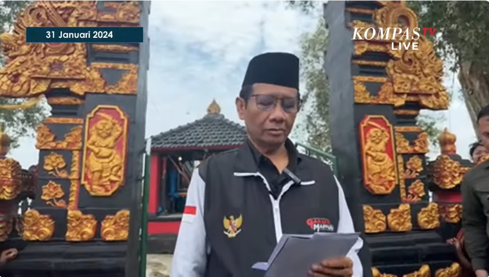 Mahfud MD mengumumkan pengunduran dirinya di hadapan media. Screenshot youtube Kompas TV