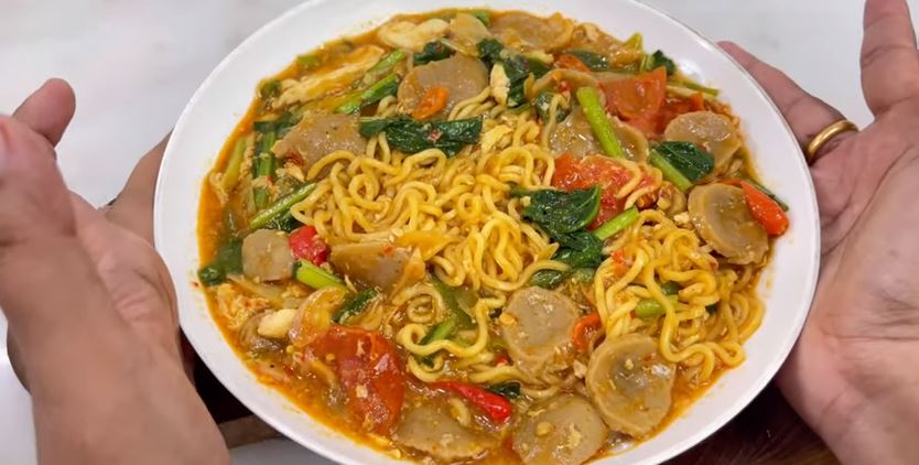 Musim Hujan Gini Cocoknya Makan Mie Nyemek, Begini Resep Membuatnya