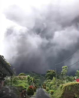 Hujan Abu Vulkanik Terjang Boyolali dan Klaten Pasca Erupsi Gunung Merapi