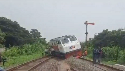 Evakuasi Kereta Anjlok di Tanggulangin, Sidoarjo: Dua Sarana Masih dalam Proses