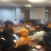 Forum Pemuda Peduli Garut (FPPG) mengadakan audiensi dengan Asisten Daerah (Asda) 2 bidang perekonomian, kepala Bulog cabang Ciamis, Perwakilan Dinas Sosial, Kepala Dinas DKP dan Kepala PT Pos yang bertempat di Aula Wakil Bupati, Lantai 2, Komplek Setda Pemkab Garut, Selasa 6 Februari 2024.