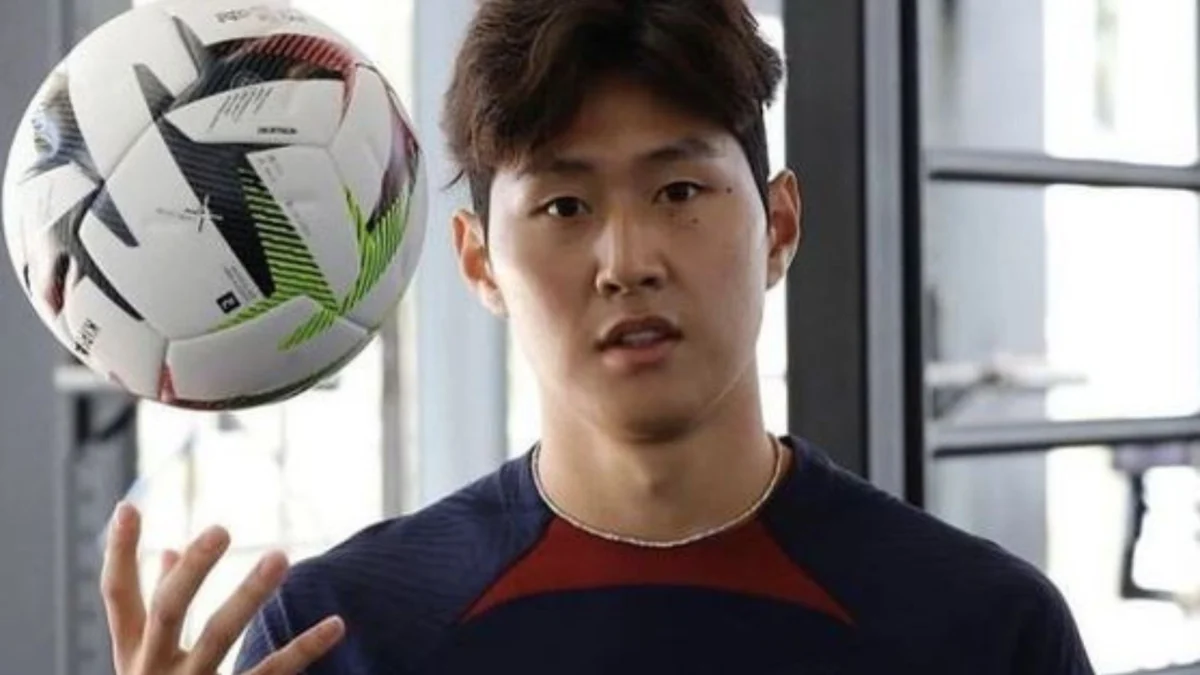 Bikin Netizen Korea Mencaci Lagi, Begini Gaya Lee Kang-in Jelang Main di PSG