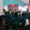 proses pembacaan rekapitulasi suara hasil pemilu di aula Desa Bayongbong, Kecamatan Bayongbong di hari pertama