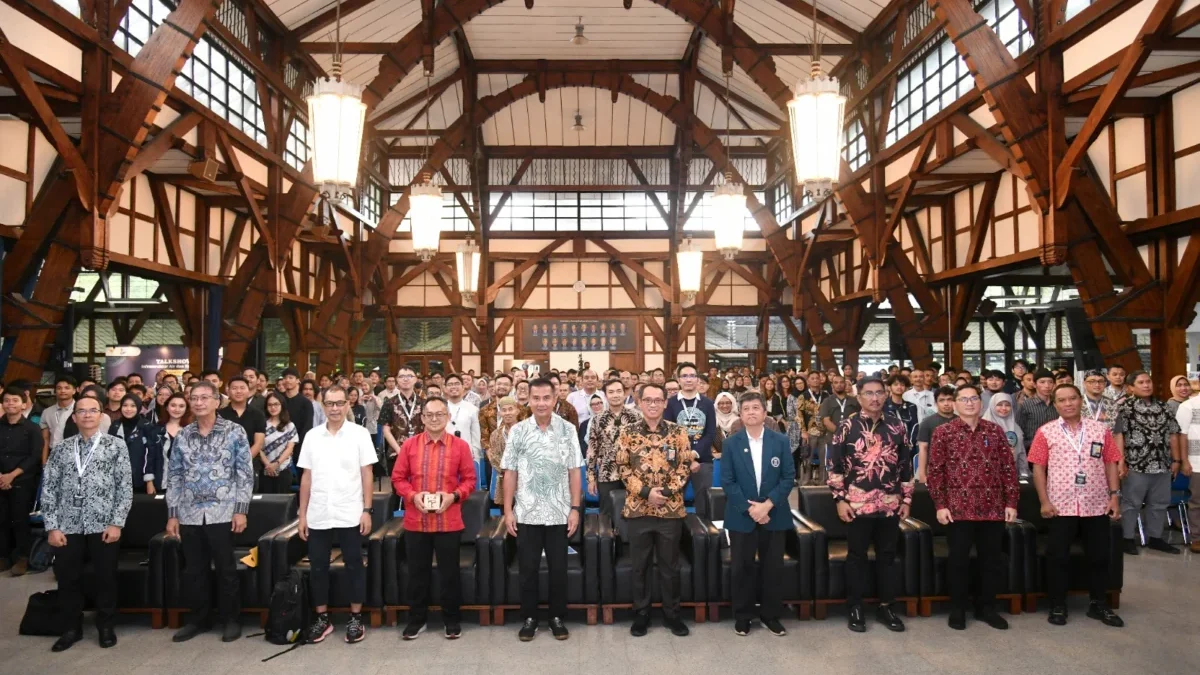 Bey dalam talkshow Hari Air Dunia ke-32 \"Infrastruktur Air dan Krisis Iklim\" di Aula Barat ITB, Kota Bandung