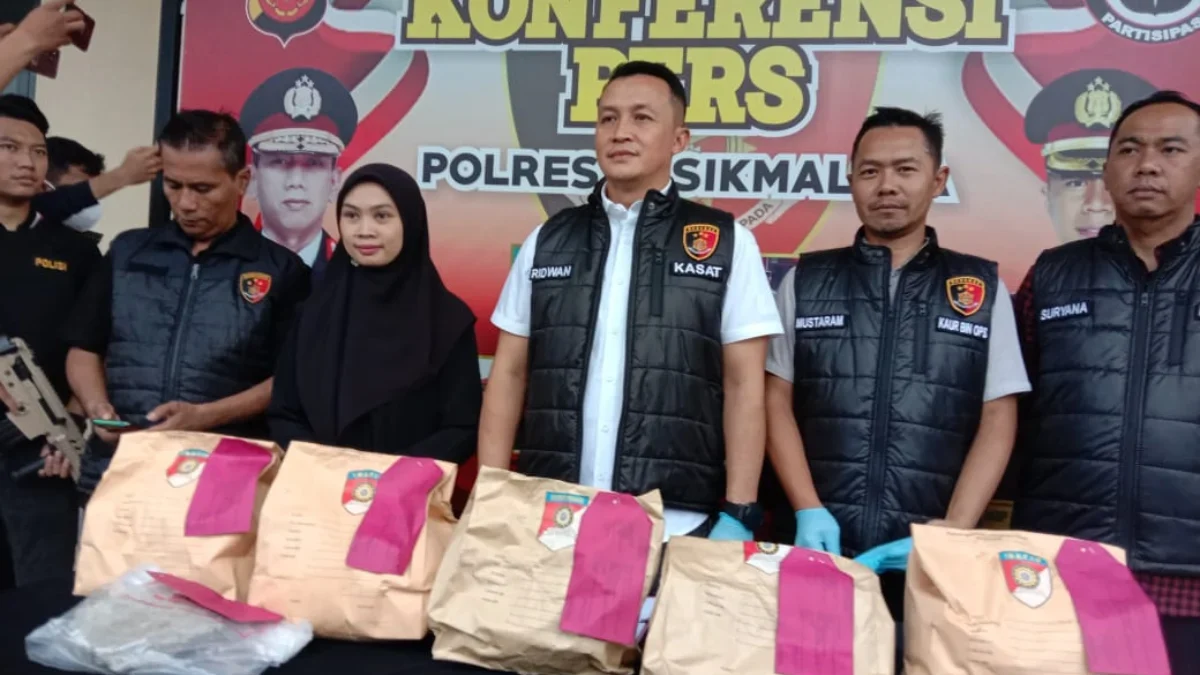 Polres Tasikmalaya berhasil mengamankan dua orang pelaku pembunuhan