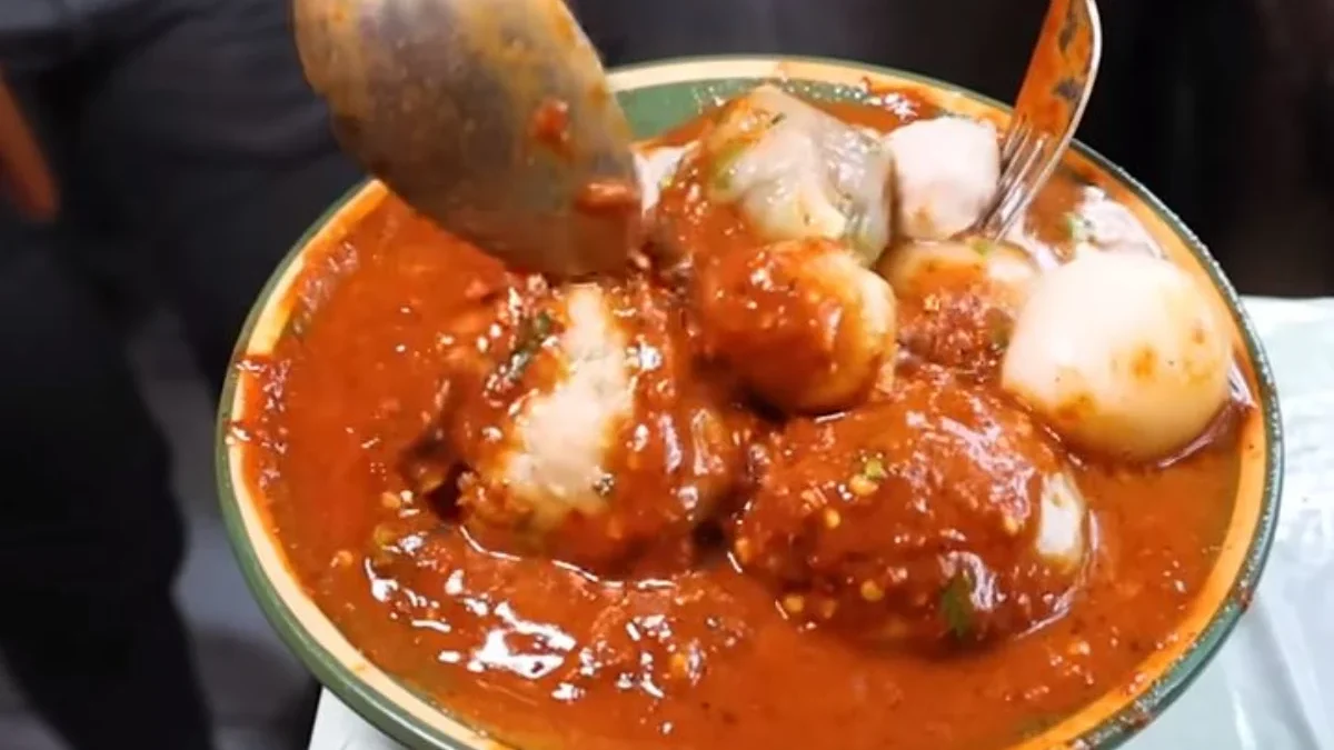 Viral Beda dari yang Lain, Bakso Mang Ono Garut Ngantrinya Sampai Sejam