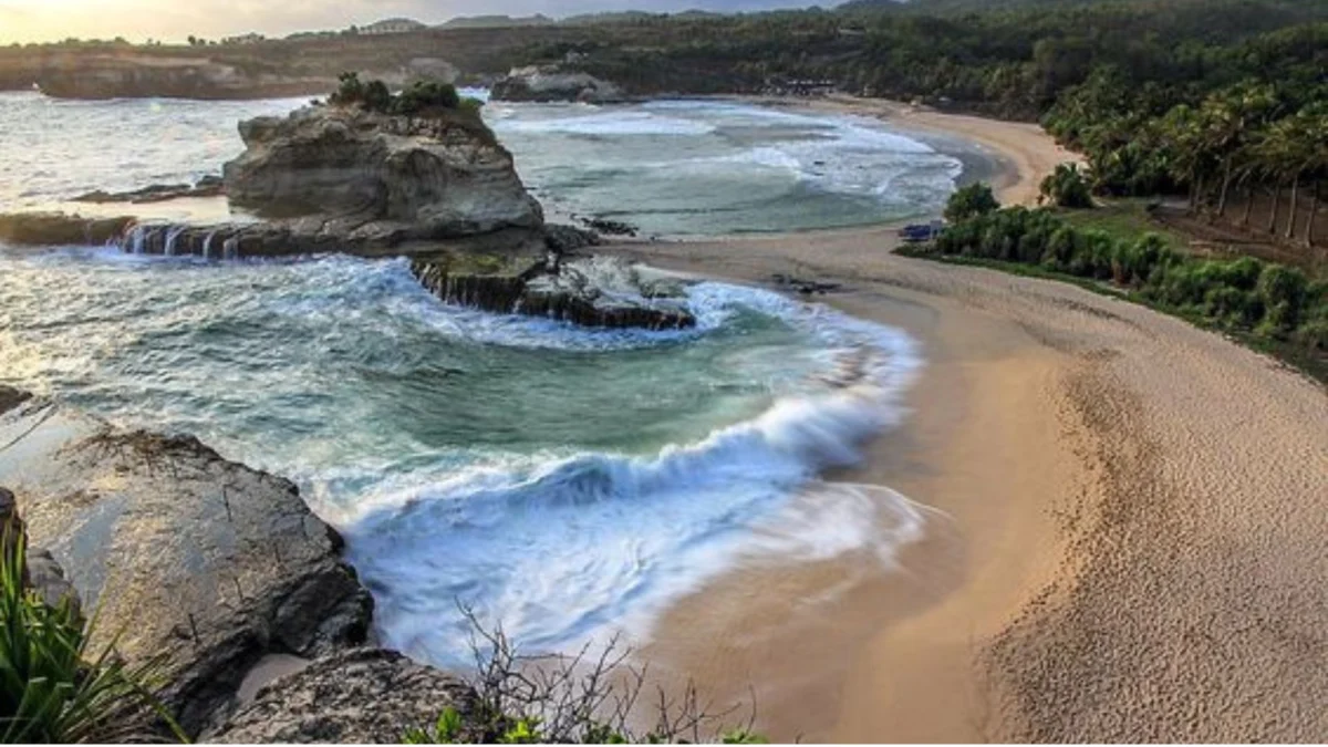 Destinasi Wisata Terbaru 2024 Pantai Klayar Pacitan, Ciptakan Liburan Menyenangkan Bersama Keluarga