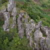 Wajib Banget Kesini, Wisata Garut Batu Patapaan dengan Lukisan Alam yang Sangat Surgawi