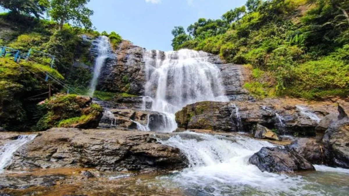 Menikmati Keindahan Alam di Curug Cikondang, Cianjur: Niagara Mini Indonesia