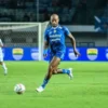 Persib Bandung Mencapai Kemenangan Telak 3-0 atas Madura United di Leg Pertama Final Liga 1