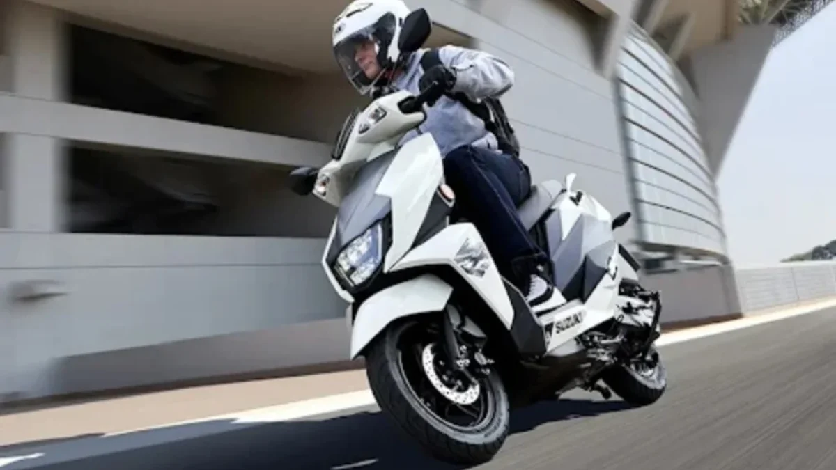 Suzuki Avenis 125, Motor dengan Gaya Sporty dan Modern, Ini Fitur ...