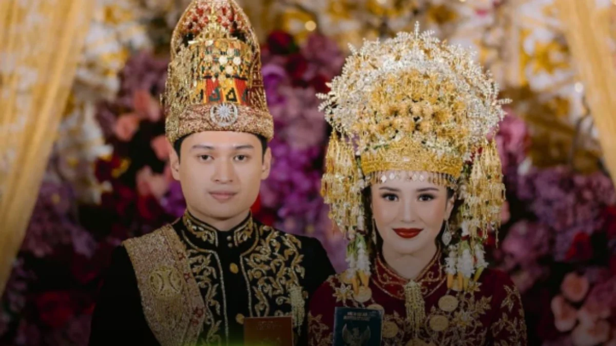 Beby Tsabina dan Rizki Natakusumah Melangsungkan Pernikahan Adat Aceh yang Megah