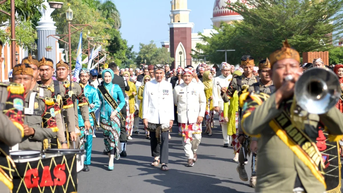 Pj Gubernur Jabar Bey Machmudin menghadiri Rapat Paripurna DPRD Kabupaten Majalengka Dalam Rangka Hari Jadi Ke