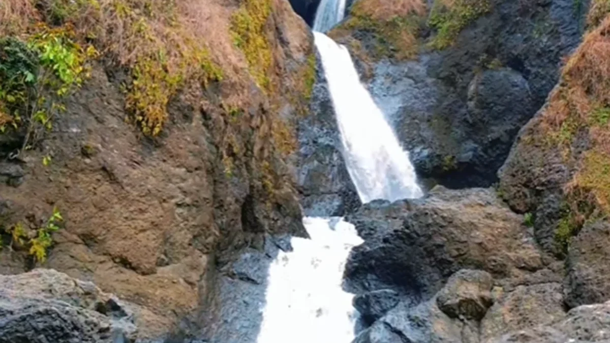 Destinasi Curug Jagapati, Pesona Air Terjun Tersembunyi di Garut Selatan