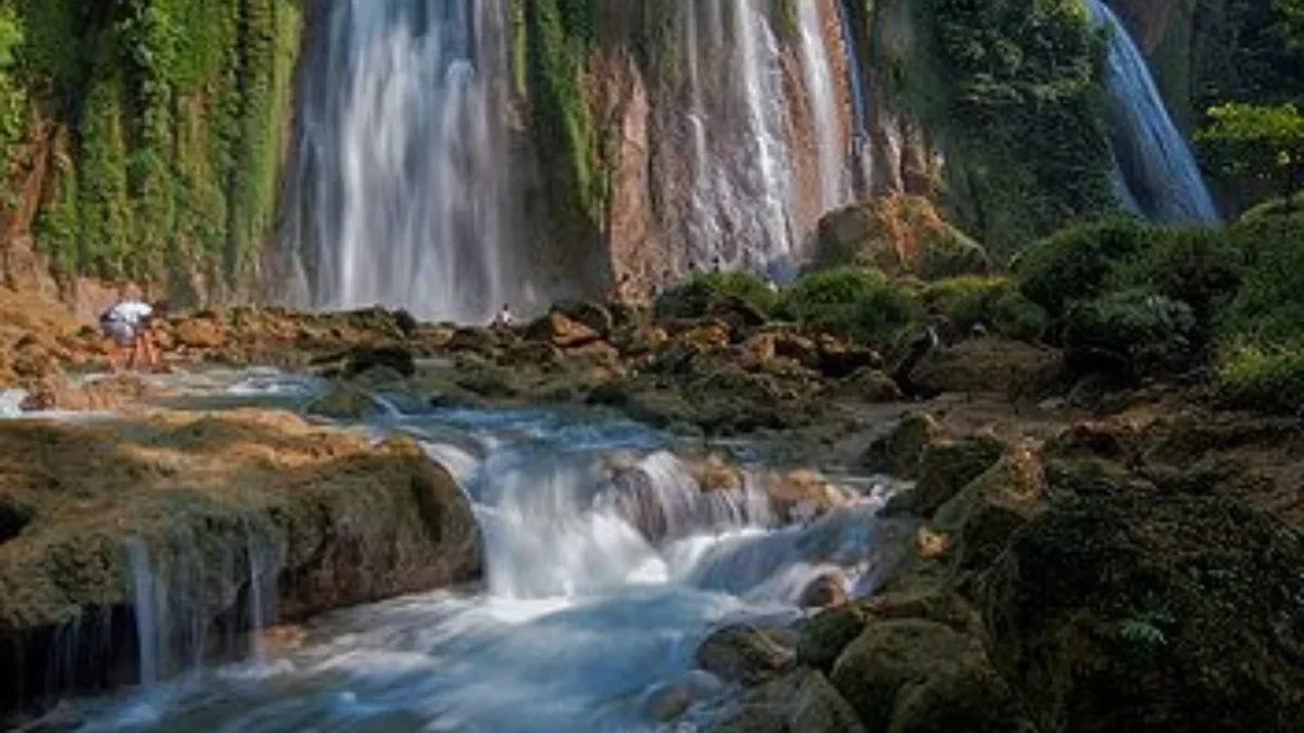 Favorit Para Wisatawan, Inilah 5 Rekomendasi Wisata Air Terjun di Jawa Barat