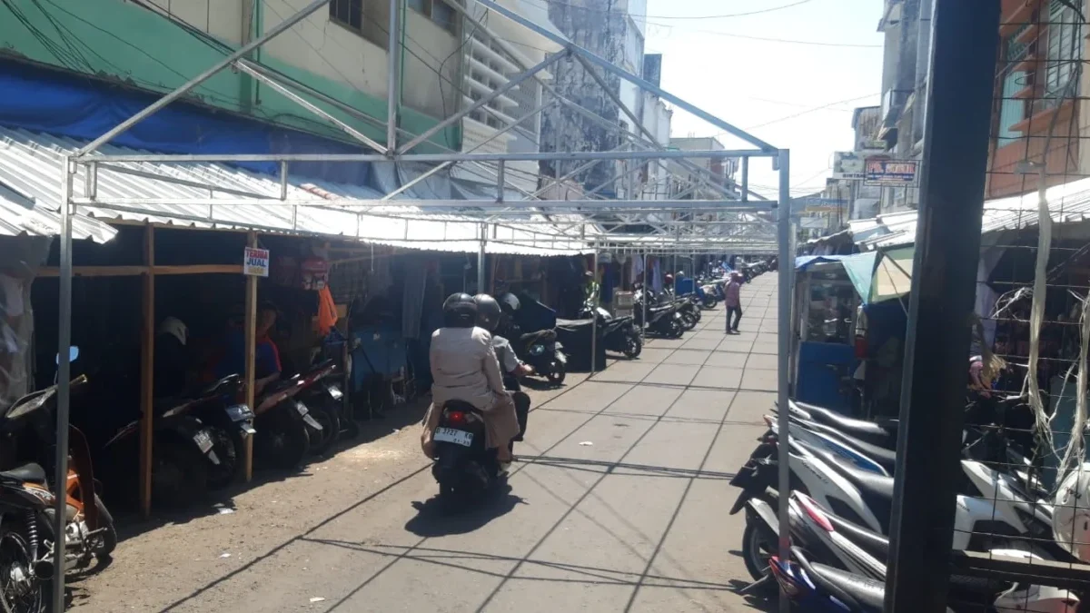 Kondisi Pasar Baru yang dijadikan tempat relokasi untuk para Pedagang Kaki Lima dari kawasan Jalan Ahmad Yani