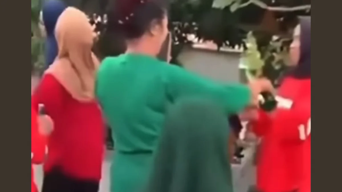 Viral Video Emak-Emak Berjoget Sambil Minum Miras di Jeneponto, Polisi Bertindak