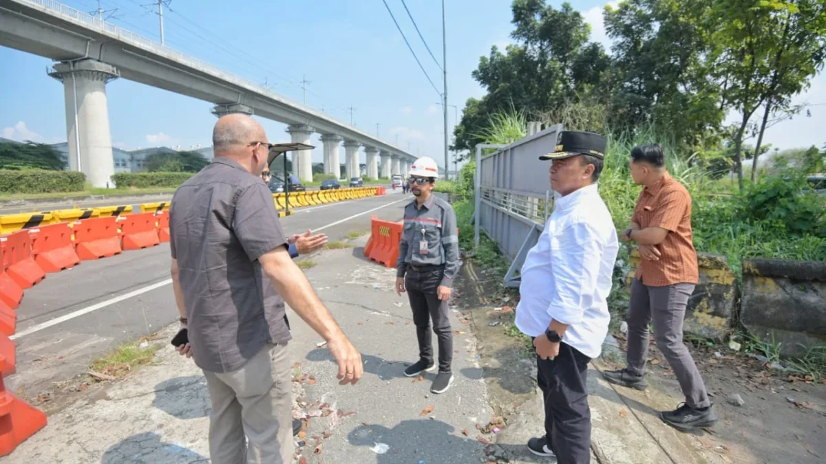 Sekda Jabar bersama Kementerian PUPR mengunjungi lokasi jalan tol