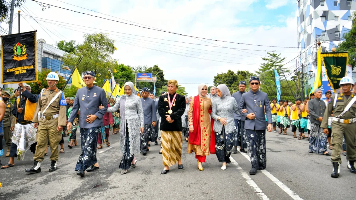 Sekretaris Daerah Provinsi Jawa Barat Herman Suryatman menghadiri Rapat Paripurna DPRD Kota Cirebon dalam rang