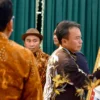 Sekda Jabar Herman Suryatman saat Launching e - Monev pada Badan Publik di Jawa Barat Tahun 2024 dengan tema \'