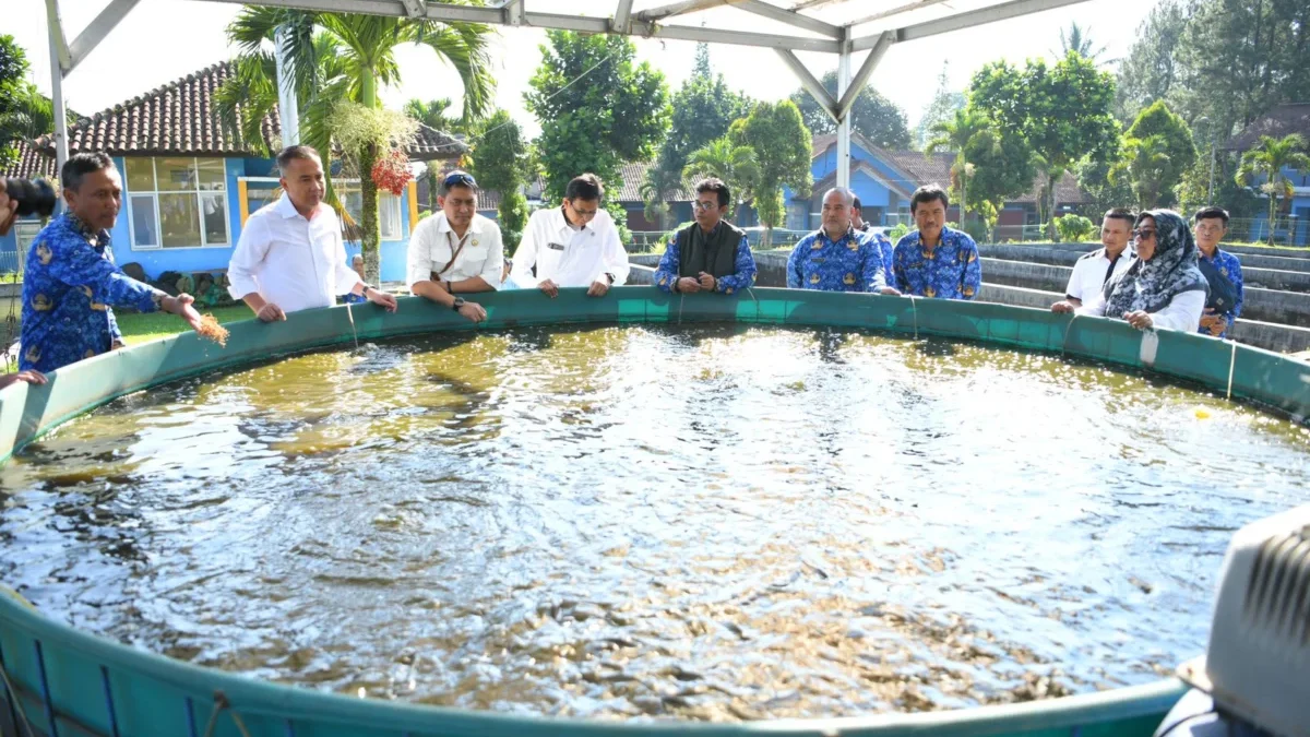 Pj Gubernur Jawa Barat Bey Machmudin meninjau Satuan Pelaksana Konservasi Perairan Umum Daratan Wanayasa Dinas