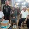 Drs. Ade Najmulloh mengunjungi pasar Ciawitali Garut, berbincang dengan pedagang dan melihat kondisi pasar