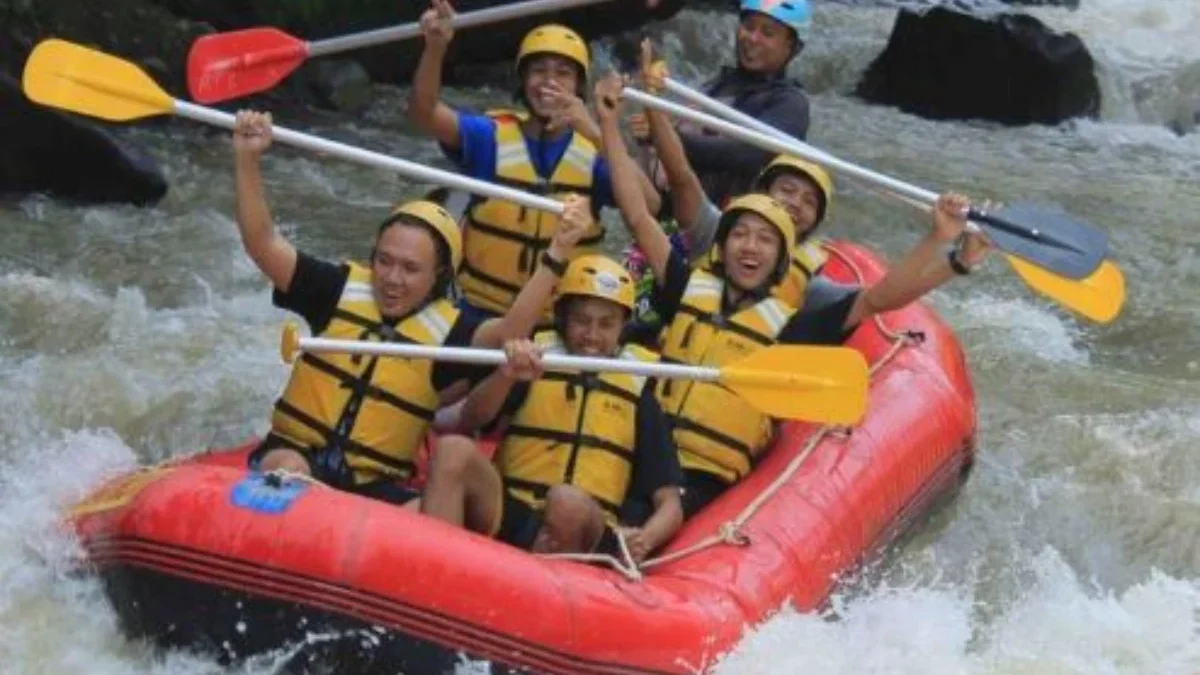 Cocok untuk Berlibur Bareng Keluarga, Inilah 5 Tempat Wisata Arung Jeram yang Seru di Bogor