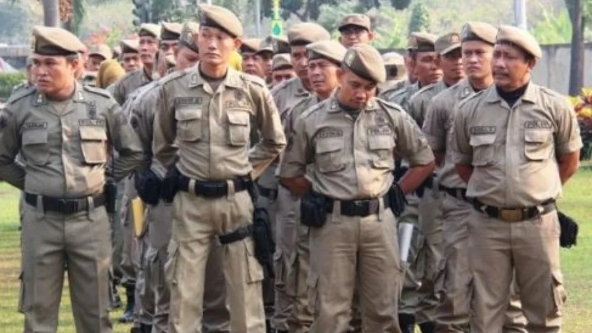 Bangunan Liar di Jalan Raya Bandung-Garut Kembali di Tertibkan Oleh Satpol PP Kabupaten Sumedang