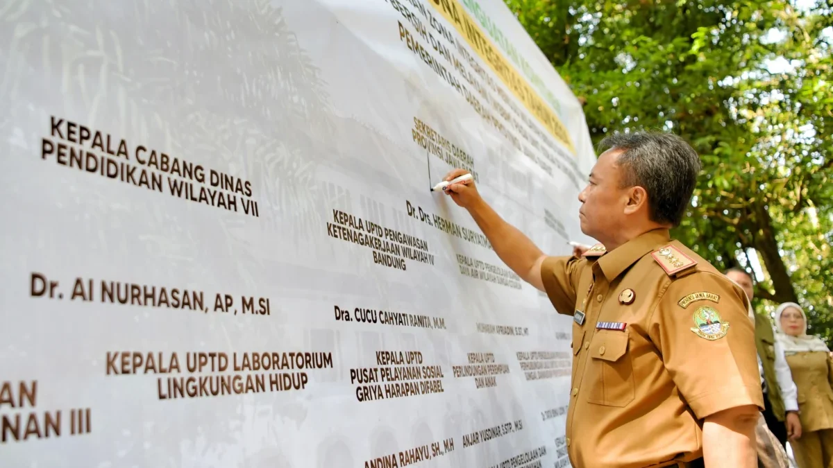 Sekretaris Daerah Provinsi Jawa Barat Herman Suryatman menghadiri Pencanangan dan Penguatan Komitmen Pembangun