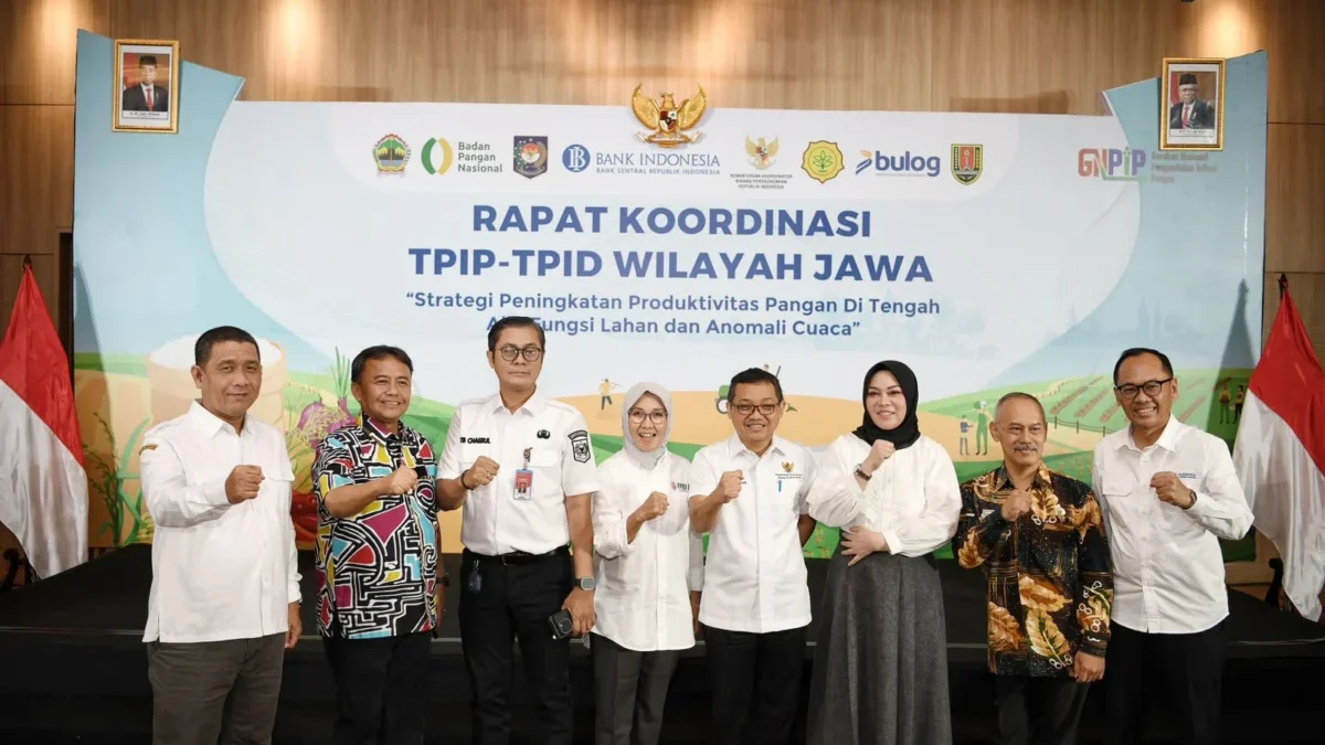 Sekda Jabar Herman Suryatman menghadiri Rapat Koordinasi TPIP - TPID Wilayah Jawa dengan tema \'Strategi Pening