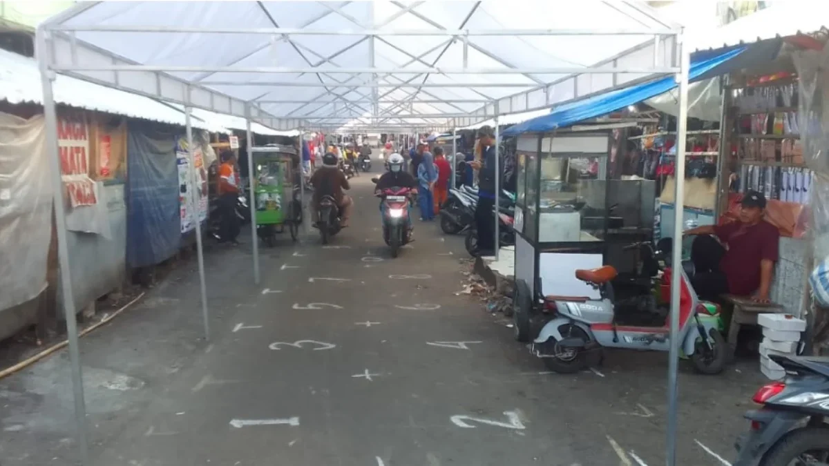 Kondisi terkini tenda atau lapak PKL di jalan Pasar Baru yang akan mulai ditempati oleh PKL