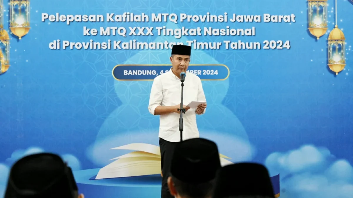 Pj Gubernur Jawa Barat Bey Machmudin melepas 160 kafilah asal Jawa Barat untuk berkompetisi di MTQ Tingkat Na