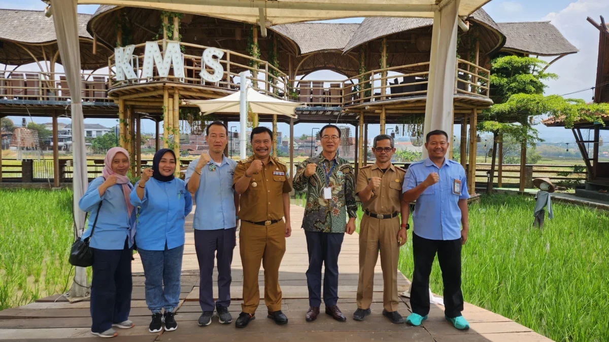 Pj Bupati Garut Barnas Adjidin bersama jajaran PDAM Tirta Intan Garut menerima kunjungan PT. Changsin Reksa Ja