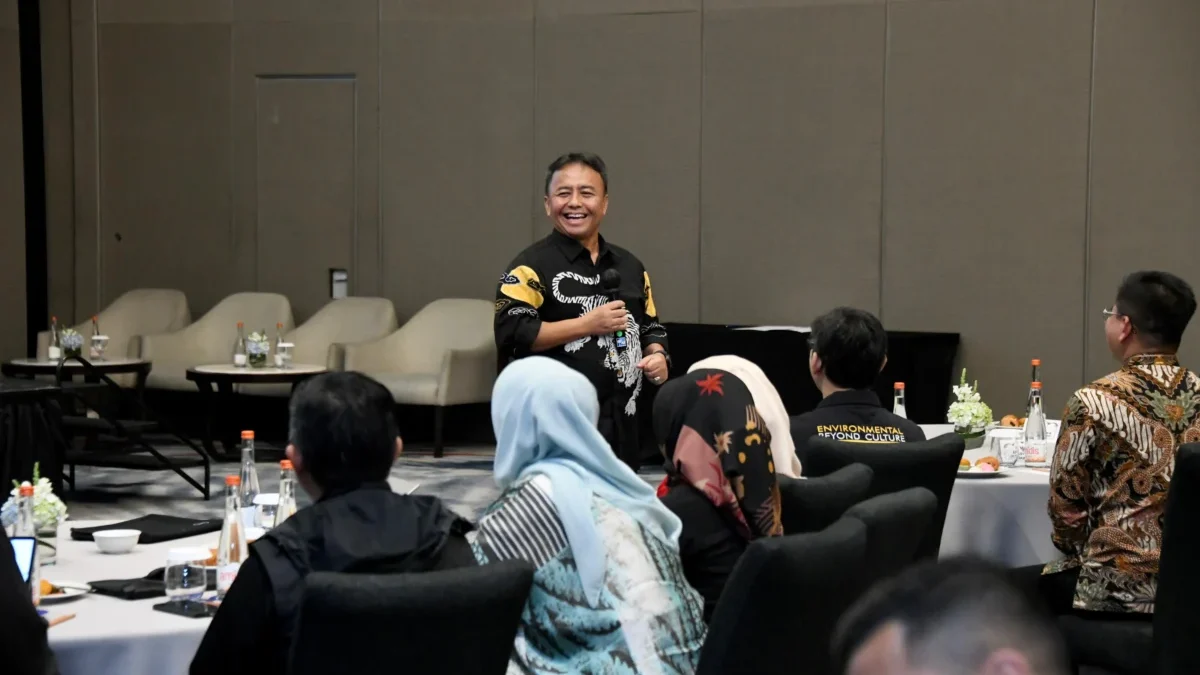 Sekda Jabar Herman Suryatman ketika menghadiri acara Forum Group Discussion Penyiapan ZEZ di Kantor Perangkat