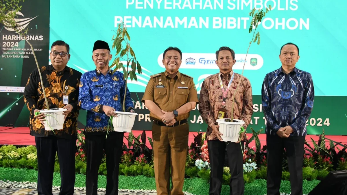 Sekda Jabar Herman Suryatman dalam peringatan hari Perhubungan Nasional