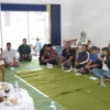 dr. Helmi Budiman di hadapan relawan Rahayu Garsel mengutarakan janjinya untuk membangun pendopo Garut Selatan