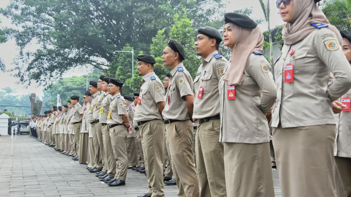 Penjabat Gubernur Jawa Barat Bey Machmudin menjadi Inspektur Upacara pada Peringatan Hari Agraria dan Tata Rua