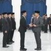 Penjabat Gubernur Jawa Barat Bey Machmudin melantik Pejabat Sementara (Pjs.) Bupati Indramayu, Pjs. Bupati Kar