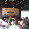 rapat penanganan bencana gempa bumi, di Posko Penanganan Darurat di Halaman Kantor Kecamatan Pasirwangi, Rabu